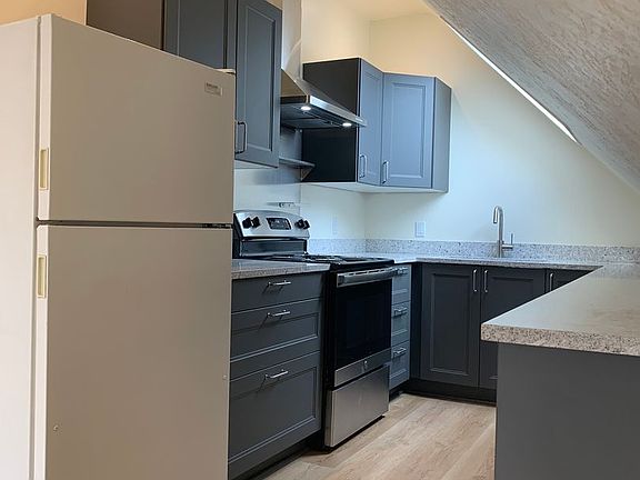 5th image of 2411 Octavia St #6
