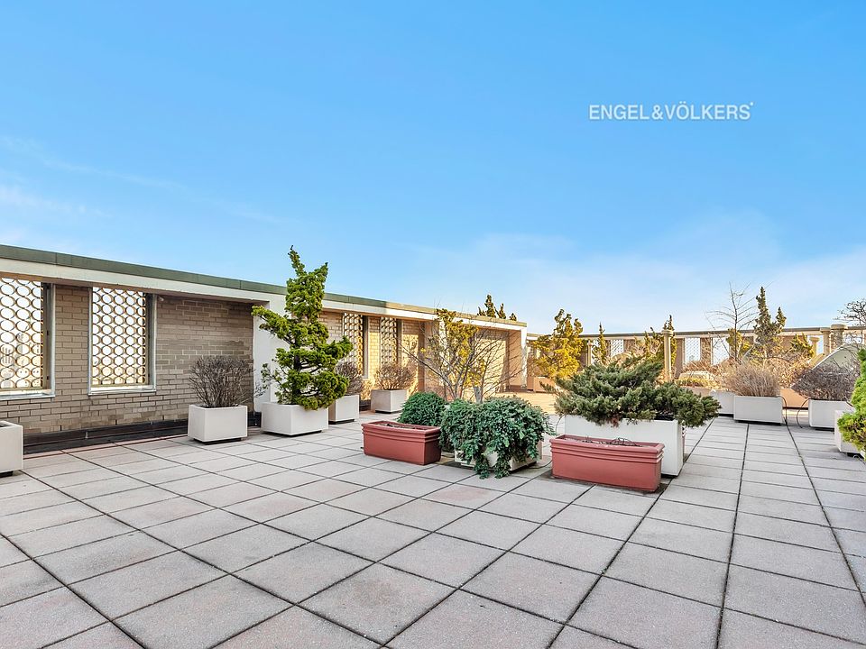 1st image of 60 E 8th St APT 16N