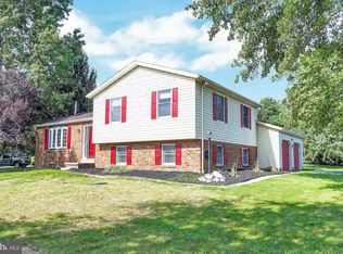 6340 Straw Acres Rd, Spring Grove, PA 17362