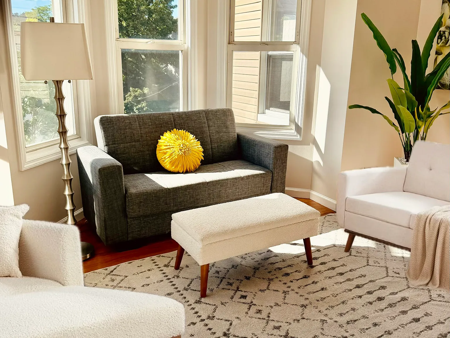 2 bed, 950 sqft, $3,100 — Photo 1
