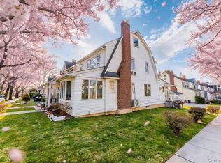 257-17 Pembroke Avenue, Great Neck, NY