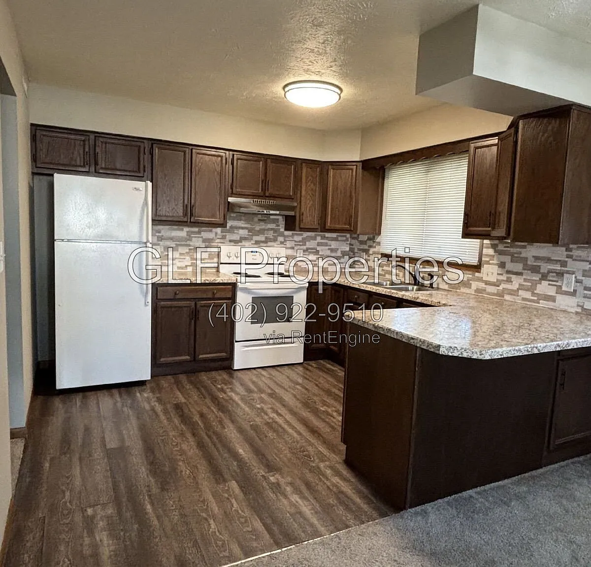 2 bed, 1.0 bath, 1008 sqft, $1,050 — Photo 1