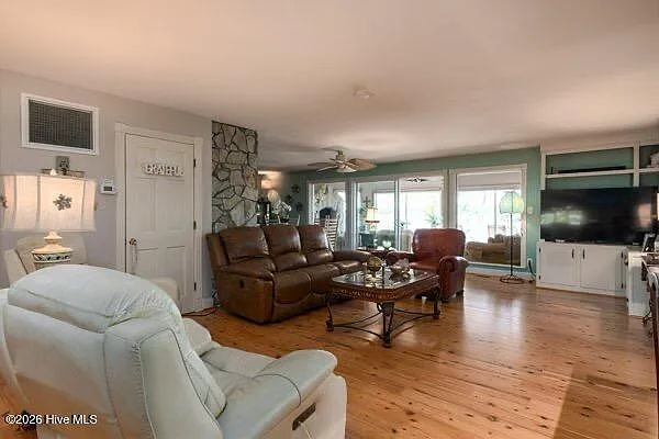 810 Madam Moores Ln #A — Photo 49