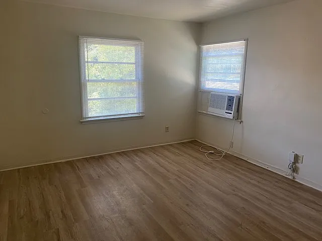 385 E Kingsley Ave #A — Photo 8