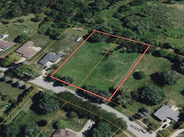 9139 Vigo St, Crown Pt, IN 46307