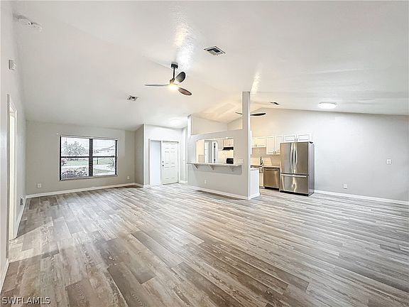 4th image of 225 SE 3rd Ter