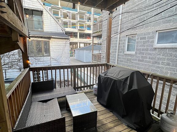 3rd image of 2737 N Kenmore Ave APT 1