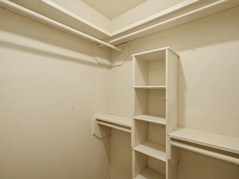 1622 Brown Trl — Photo 10
