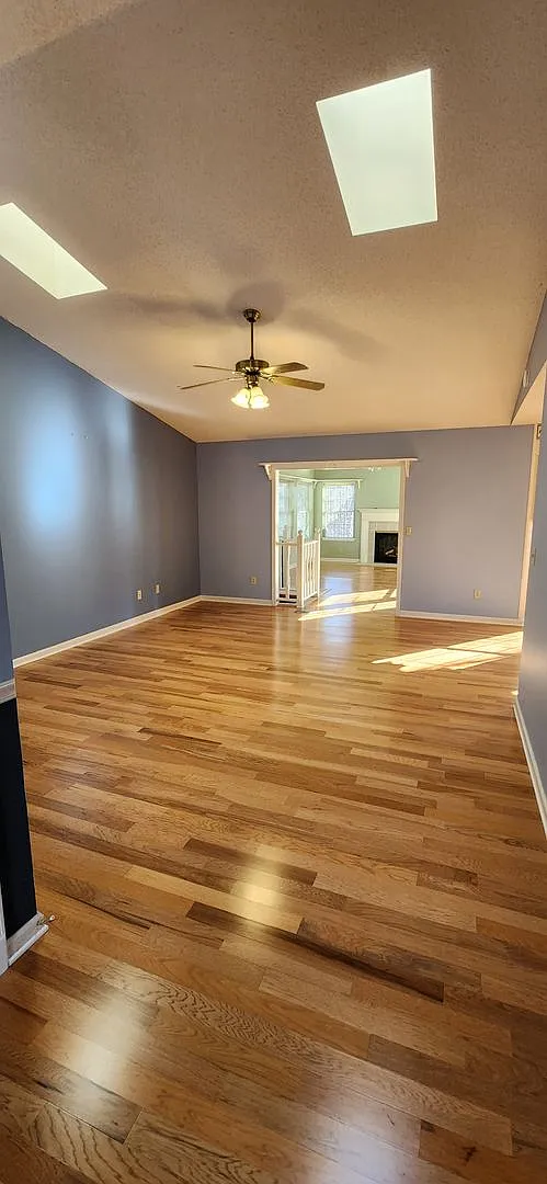 The comforts of home..Unfurnished and available for a 12 month lease — Photo 4