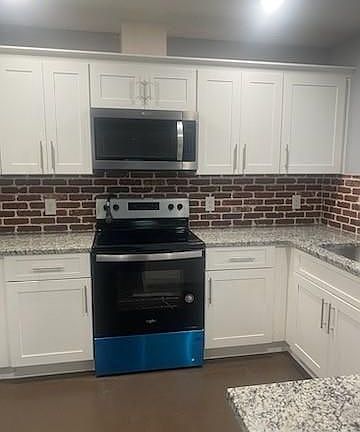 3rd image of 840 Linden St #A