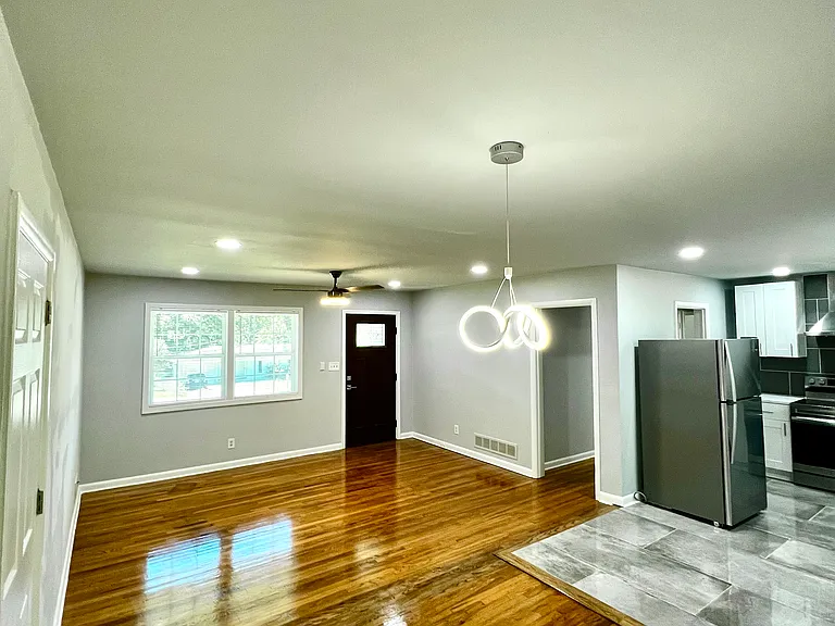 3942 Kirksford Dr — Photo 2