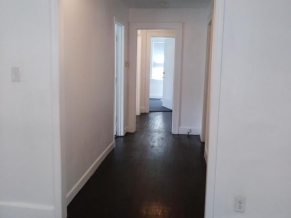 4th image of 173 Upland Ave Floor 1
