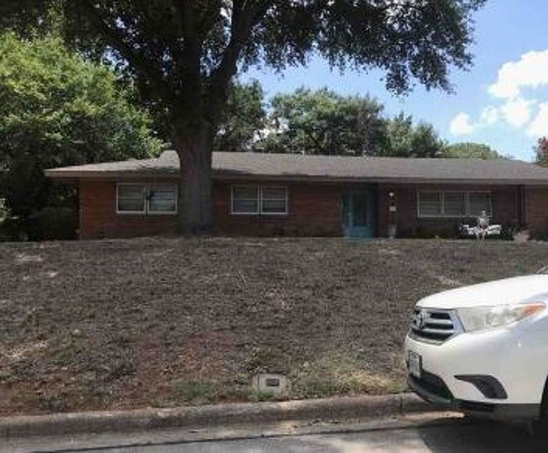 1st image of 1312 Westcrest Dr