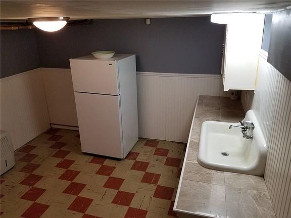 5th image of 41 Seymour Ave