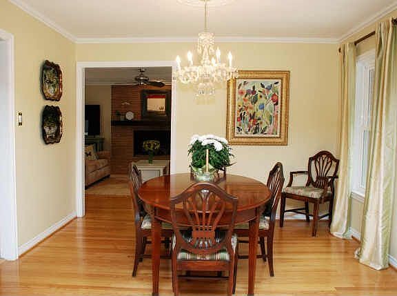 4th image of 6916 Lavendale Ave