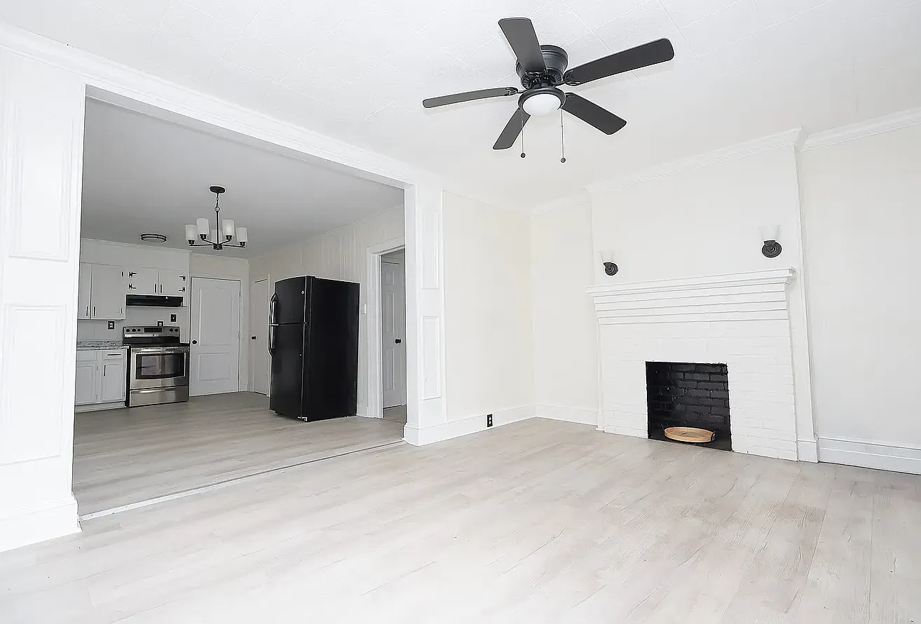 3 bed, 1079 sqft, $1,200 — Photo 4