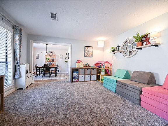 5th image of 104 Burnley Dr