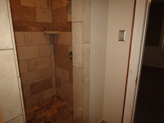 4th image of 809 S Crockett Ave