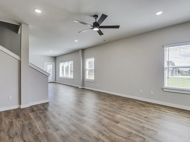 4257 Clovis Ct — Photo 2