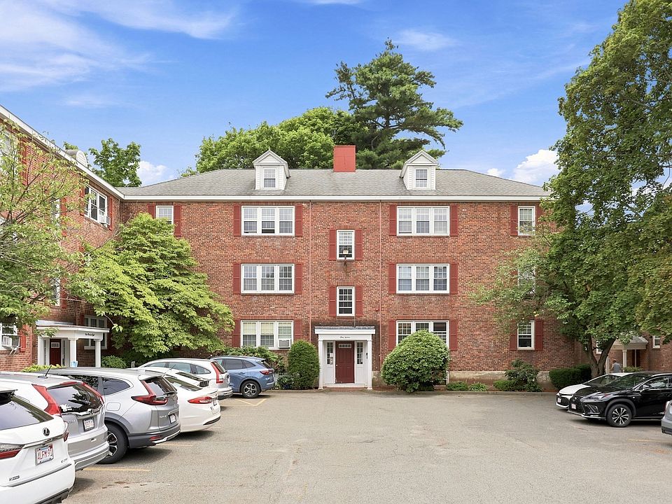 1st image of 112 Maple St APT 4