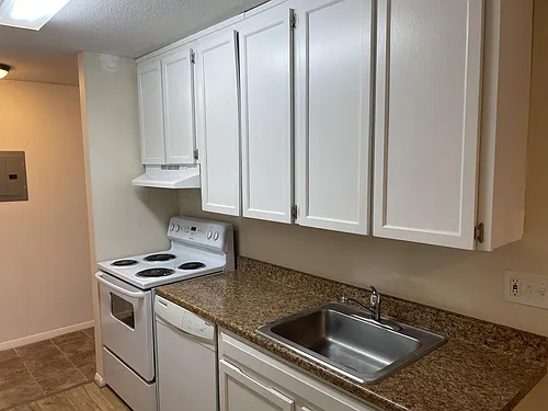 42 Shrewsbury Green Dr #H Photo 1