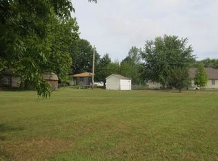 105 E Patricia St, El Dorado Springs, MO 64744