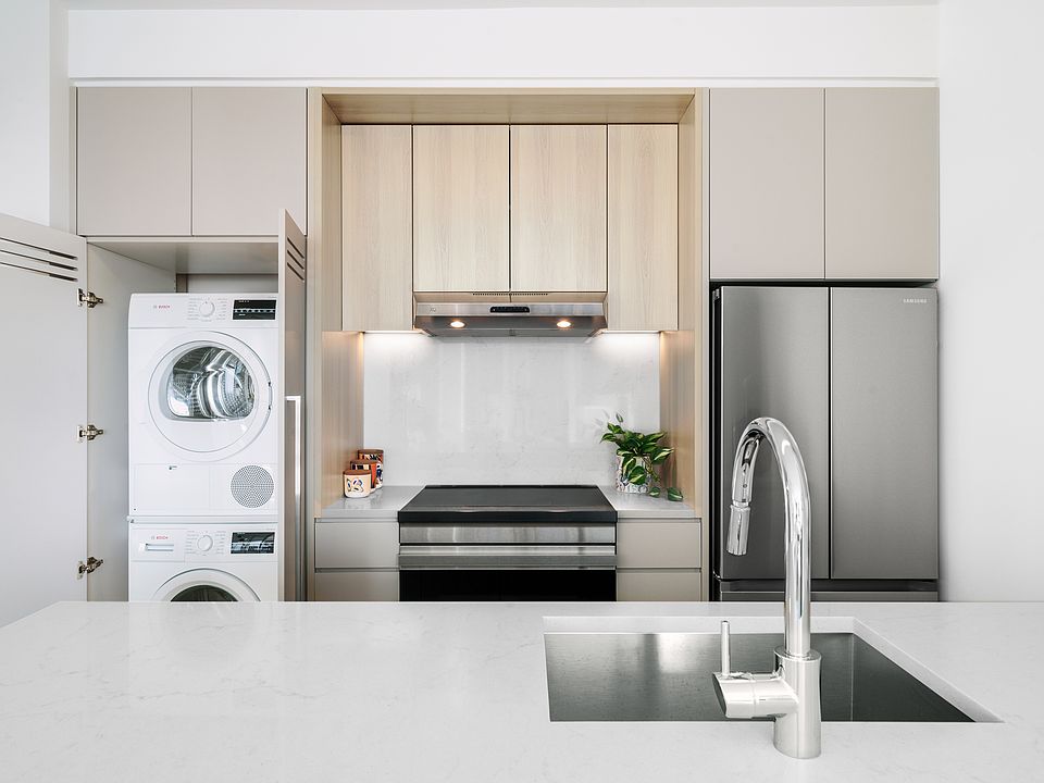 1st image of 17 Hanover Pl #10D