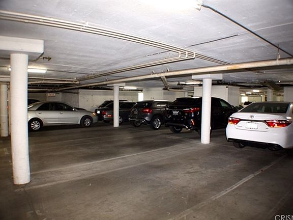 3rd image of 5310 Zelzah Ave Unit 213