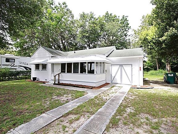 2nd image of 210 S Villa Ave