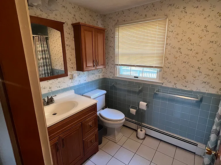 138 Whitman Rd — Photo 12