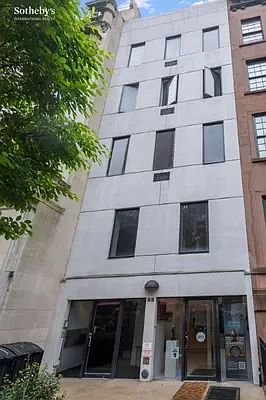1st image of 22 E 81st St