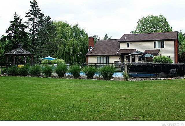 2nd image of 8188 Roseville Ln