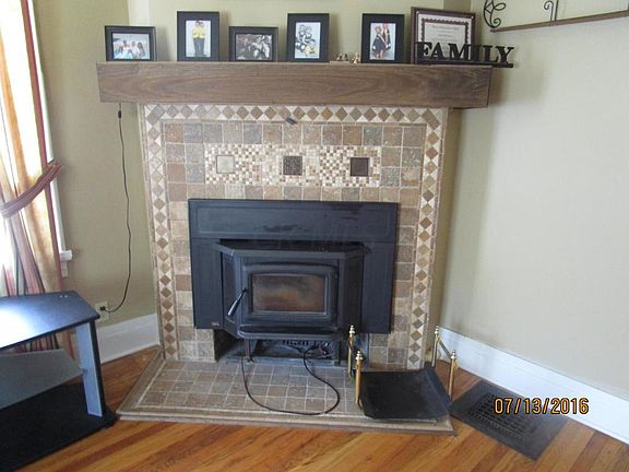 3rd image of 143 W High St