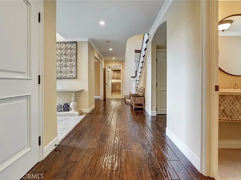 4751 Topeka Dr — Photo 27