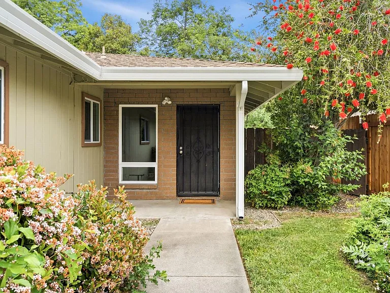 5211 Glide Dr — Photo 17