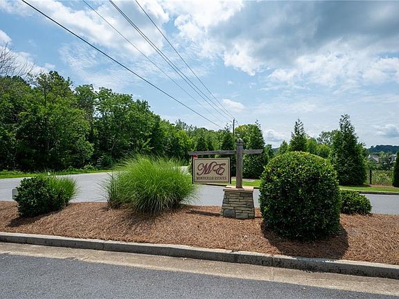 4th image of 47 Roundabout Ln NW