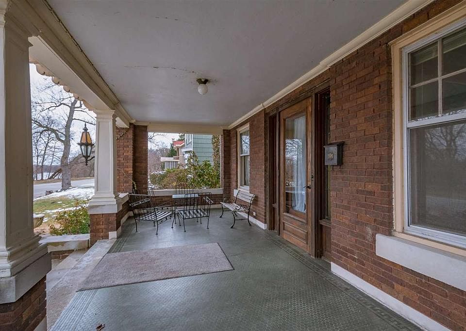 1207 Riverside Dr, South Bend, IN 46616 Zillow