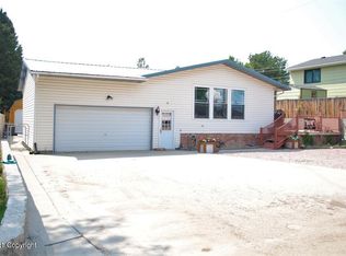 428 Walden Ave, Newcastle, WY 82701