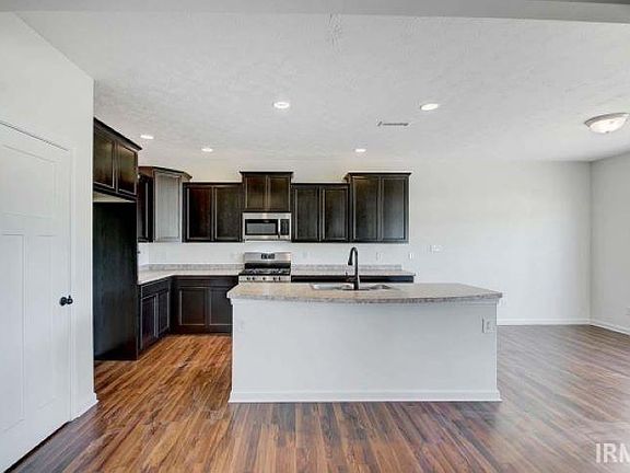 3rd image of 7546 W Justice Ave