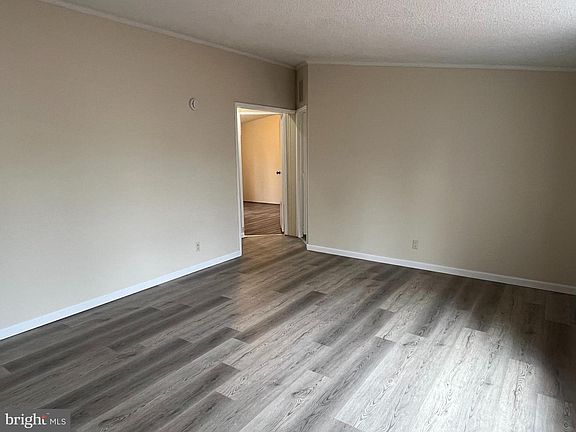 2nd image of 880 Royal Crest Dr