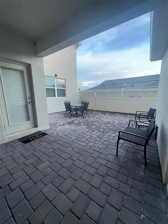 3 bed, 2.5 bath, 1755 sqft, $2,490 — Photo 2