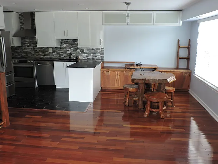 62 Eaton Ct — Photo 3