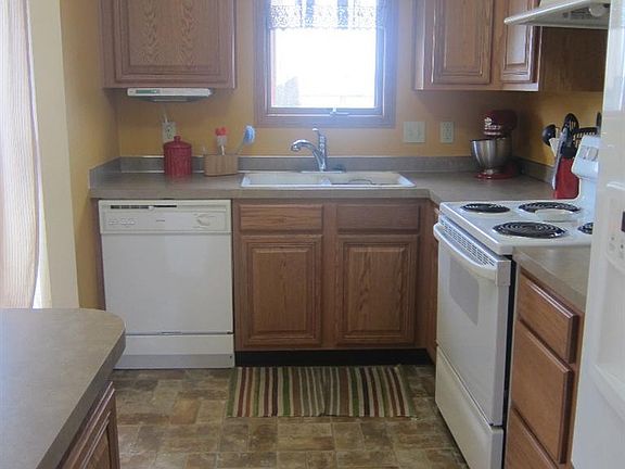3rd image of 1823 W Apricot Ln