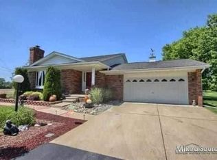 23601 Chapman Rd, Macomb, MI 48042