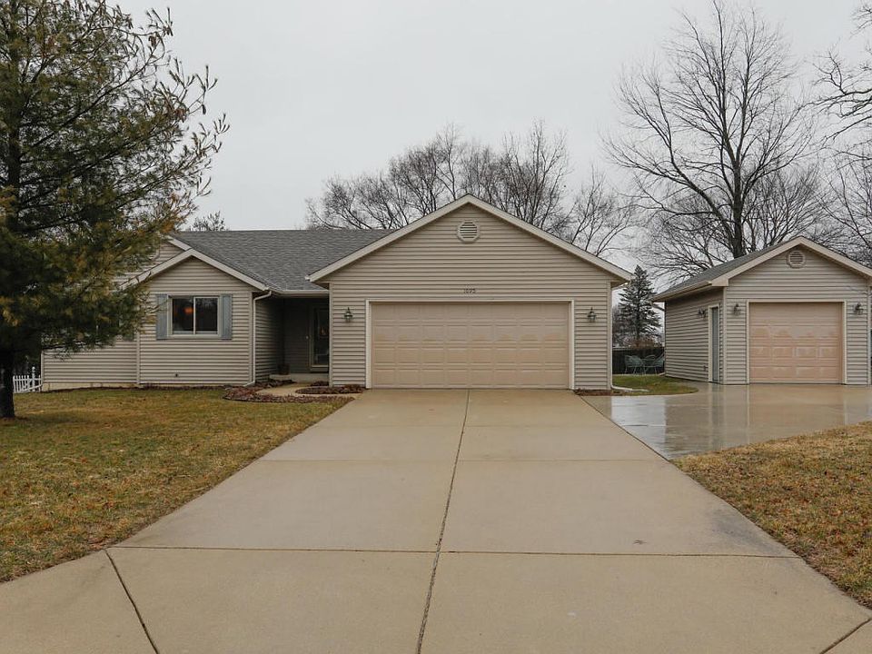 1695 Auburn Woods Trail-101