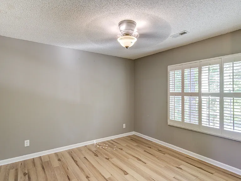 103 Unaka Ct — Photo 44
