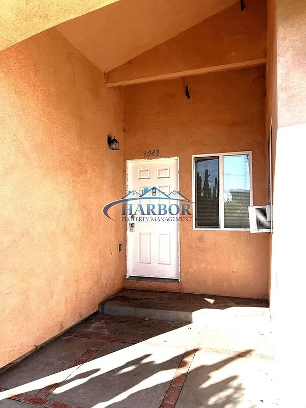 3 bed, 1.5 bath, $2,825 — Photo 2