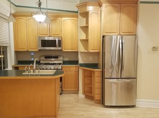 218 4th St #3, Jersey City, NJ 07302