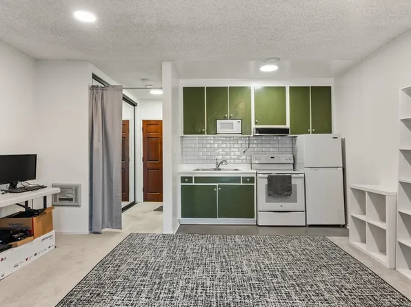 18307 Burbank Blvd Unit 336, Tarzana, CA 91356