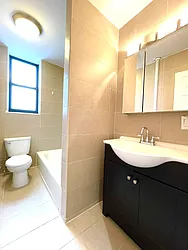 Rented by R New York